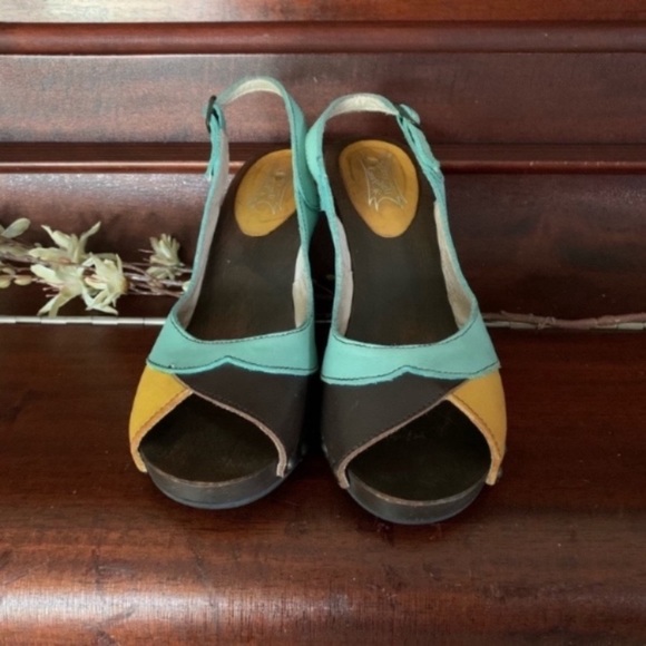 Retro Delight Jeffrey Campbell Studded Slingbacks - Picture 9 of 16